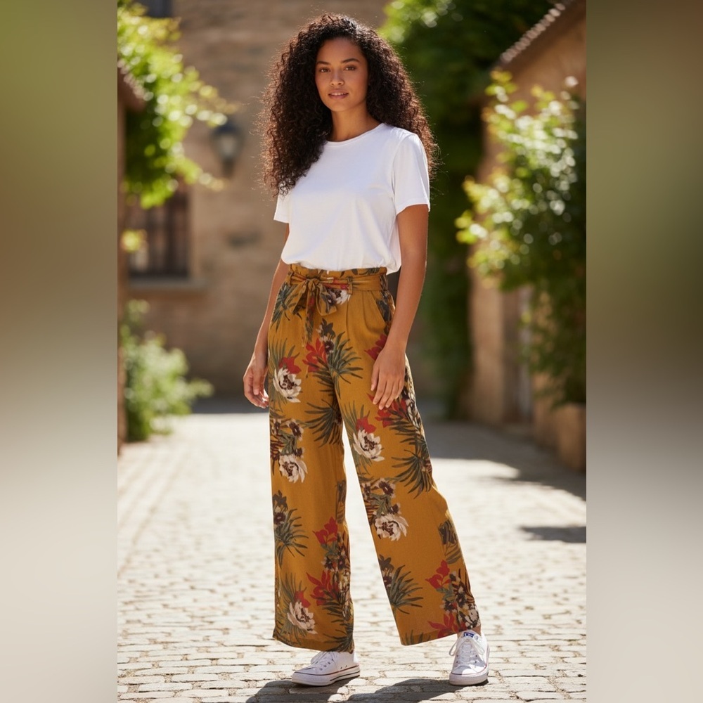 🌺NWT/HYFVE BELTED FLORAL WIDE LEG PANTS